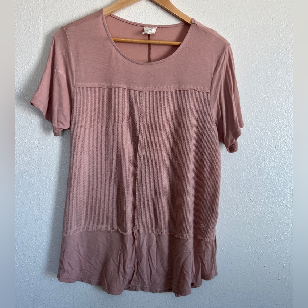 White Crow pink tee